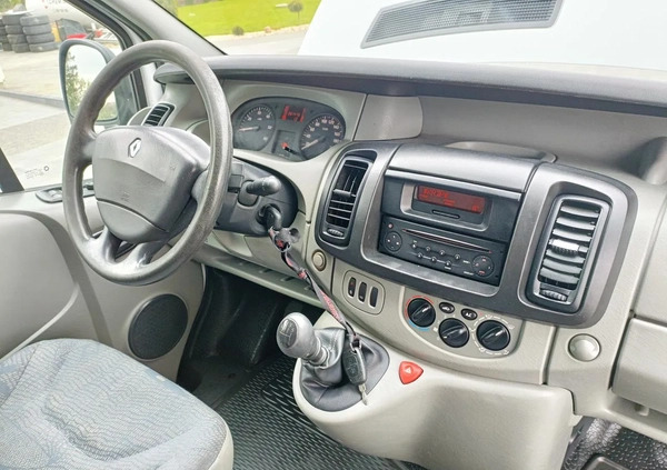 Renault Trafic cena 34900 przebieg: 287000, rok produkcji 2006 z Elbląg małe 704